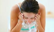 Como lavar o rosto: 5 dicas de dermatologista que fazem toda a diferenÃ§a na pele
